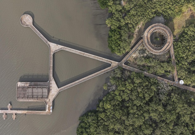 Ciénaga de Mallorquín Ecopark by DEB Architecture + El Equipo Mazzanti. Photograph by Alejandro Arango 