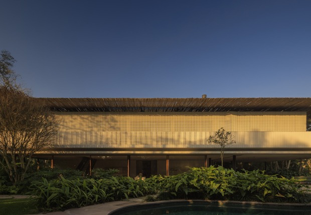 Casa Biribinhas por MK27. Fotografía por Fernando Guerra
