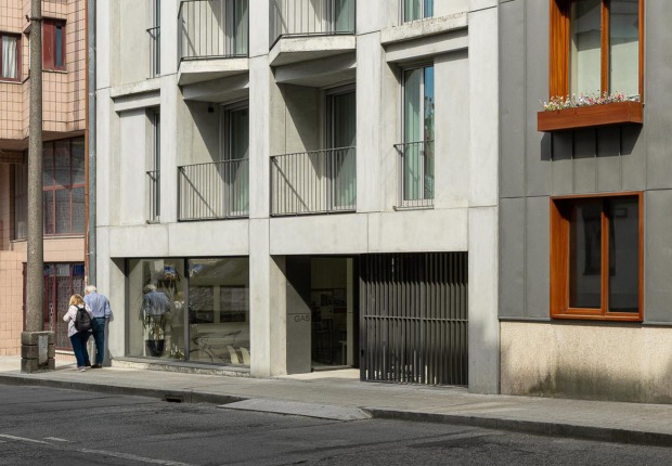 Edificio Costa Cabral por ENTRETEMPOS + ATA Atelier. Fotografía por Ivo Tavares Studio
