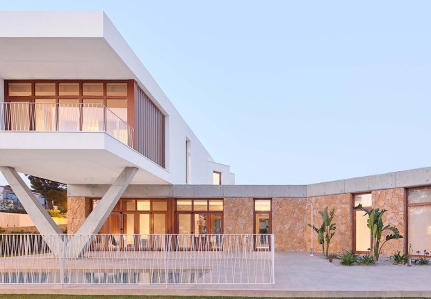 Maridia House by Guillem Carrera. Photograph by Adrià Goula  