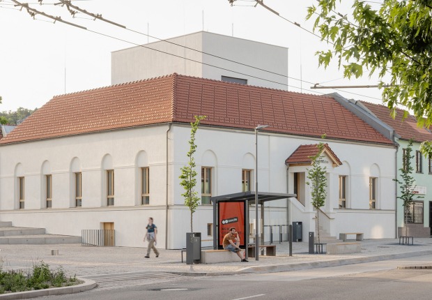 Centro Cultural y Comunitario Stará hasička por Schwerpunkt. Fotografía por Matej Hakár