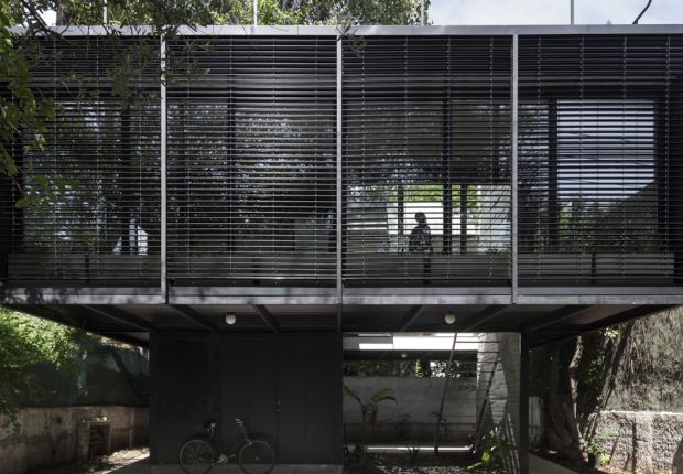 ATO House by iR arquitectura. Photograph by Federico Cairoli
