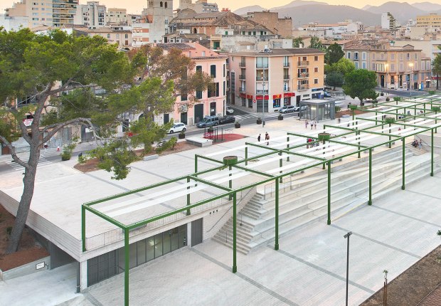 Fonamental. Rehabilitación de la Plaza Mallorca por Son Estudi. Fotografía por José Hevia