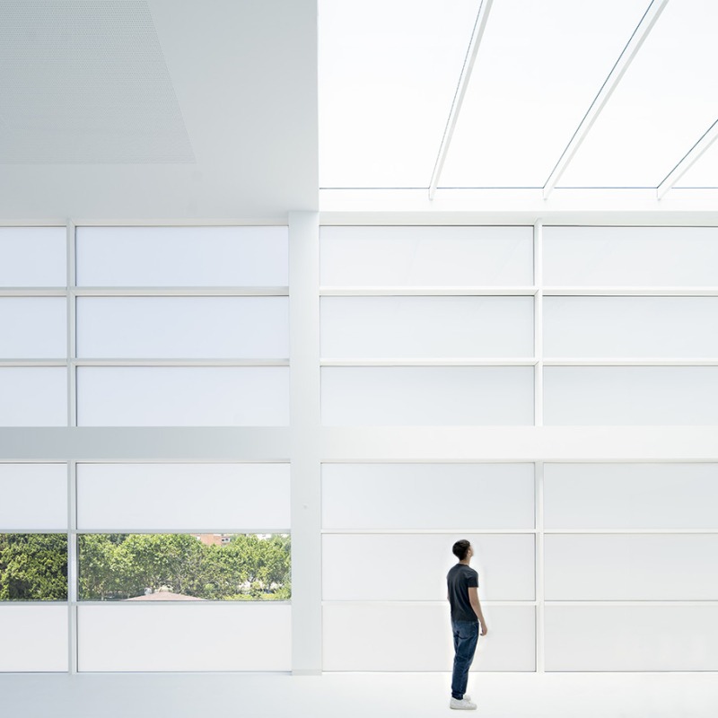 Library for the French Lyceum of Madrid by Alberto Campo Baeza. Photography by Javier Callejas Sevilla