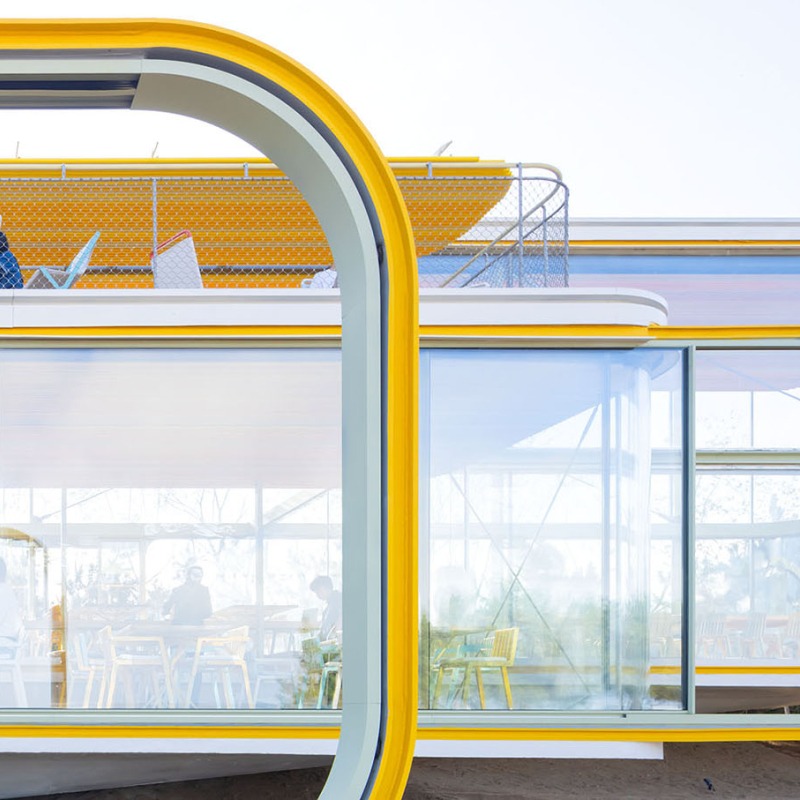 «Chiringuito Café» por SelgasCano. Fotografía por Iwan Baan