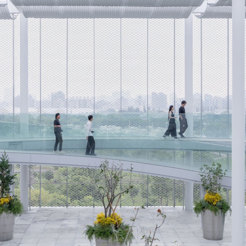 Museo-biblioteca verde de Taichung por SANAA. Fotografía por Iwan Baan