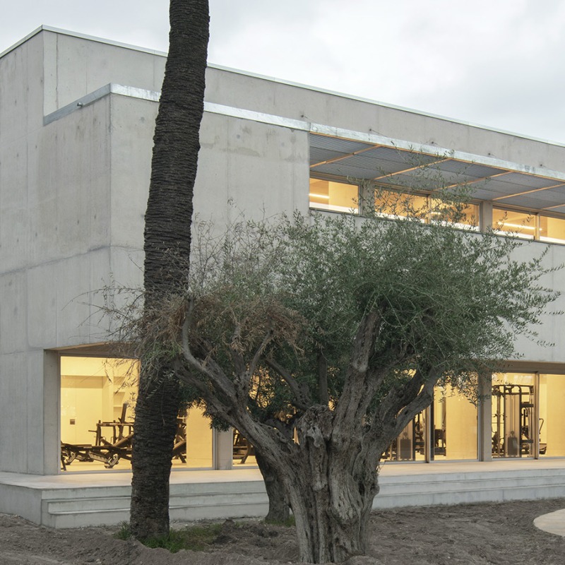Reconversión antiguo frontón por Úbeda Valero. Fotografía por Del Rio Bani