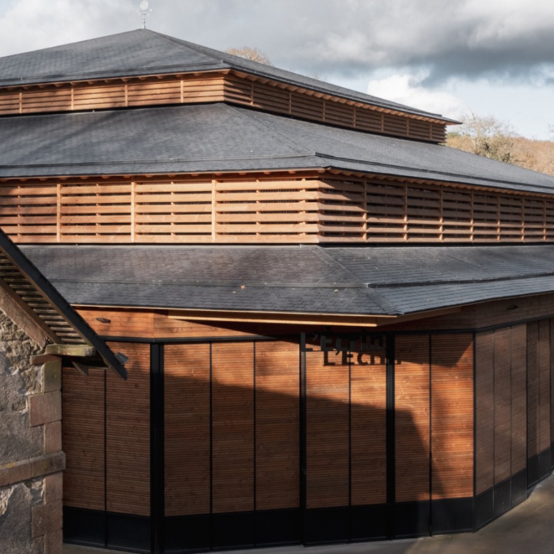 Sala Espectáculos Haras Nacional de Hennebont por K architectures. Fotografía por Yon de Poncins