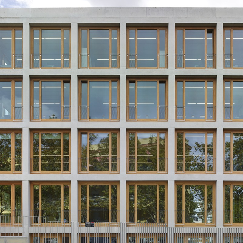 Facultad de Derecho CEU San Pablo por José María Sánchez Arquitectos. Fotografía por Roland Halbe