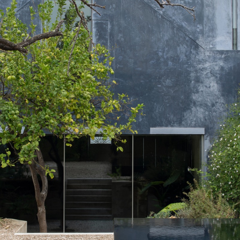 Casa azul por extrastudio. Fotografía por Mikael Olsson 