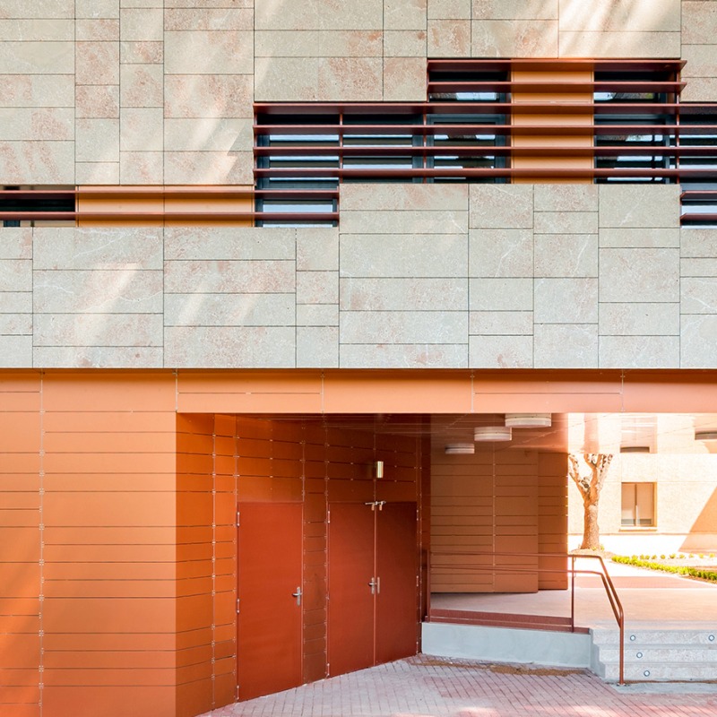 Northwest Regional Hospital Extension by lópez+aroca arquitectura. Photograph by Pedro Noguera
