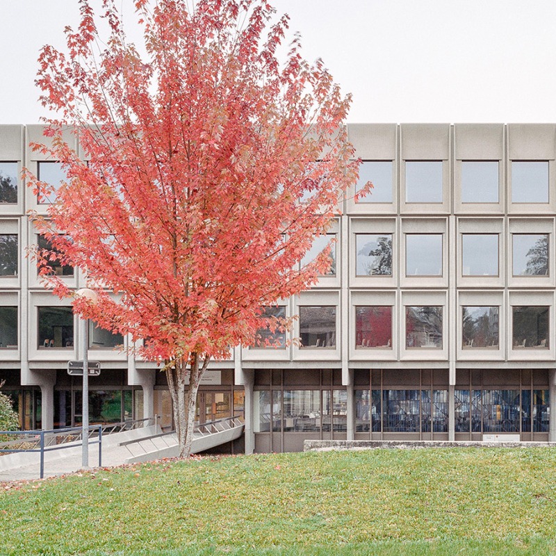 Extensión vertical y renovación del Collège Rousseau por Burckhardt Architecture. Fotografía por Olivier Di Giambattista 