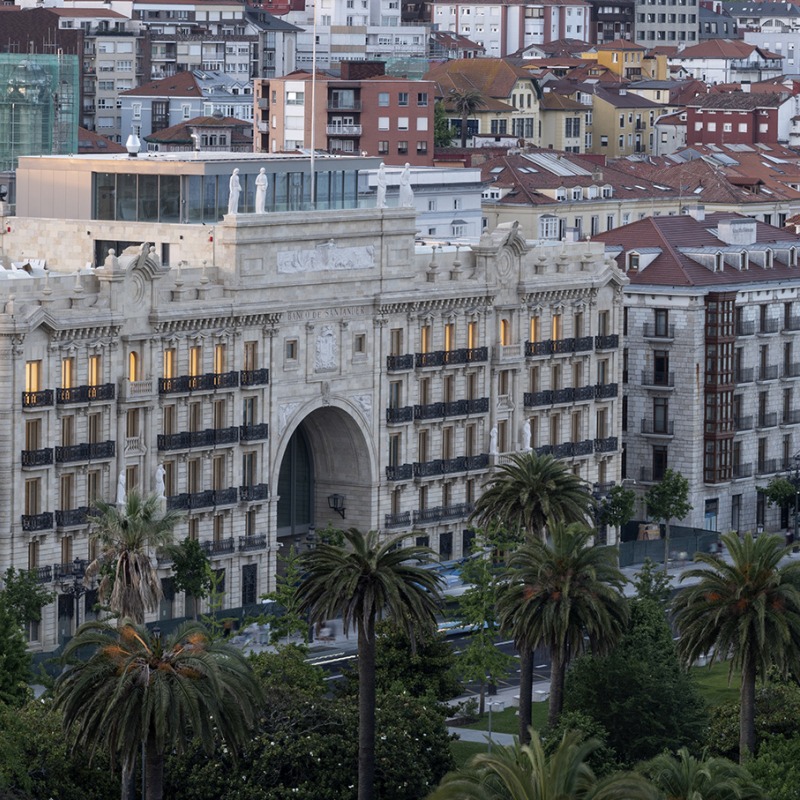 «Faro Santander» por David Chipperfield. Fotografía por Juan Baraja