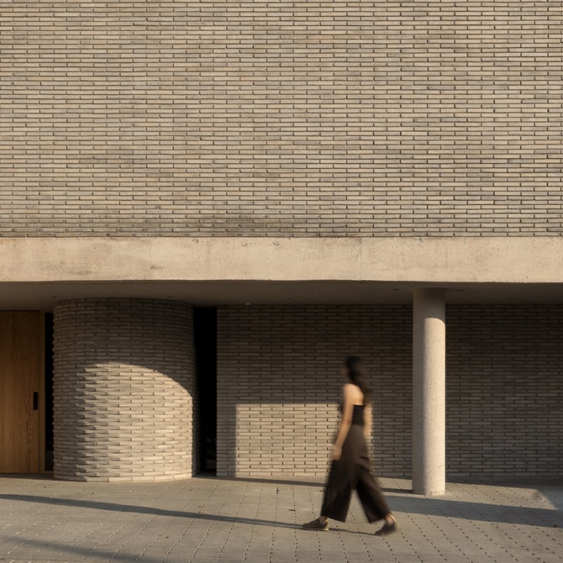 «Casa Refugio» por Taller Segovia Molina. Fotografía por César Belio