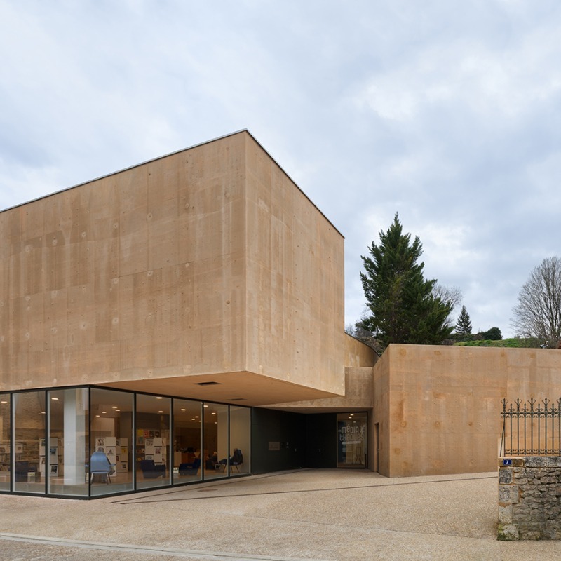 Media library and Music school by Dominique Coulon & associés. Photograph by Eugeni Pons