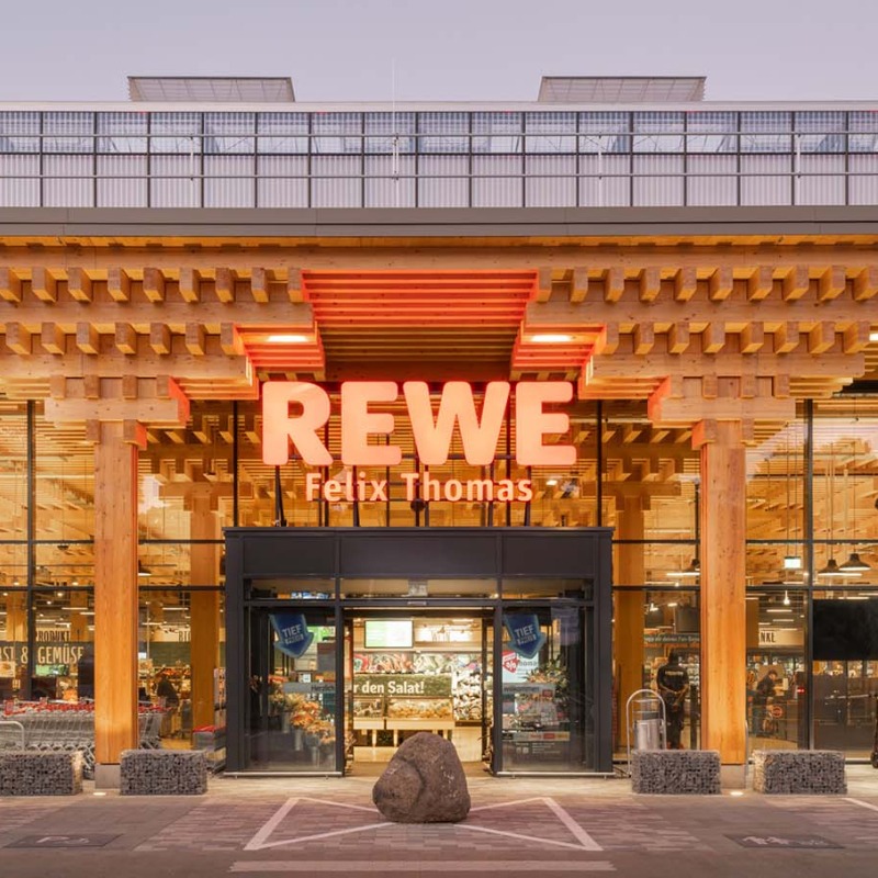 Supermercado «REWE Green Farming» de Berlín por ACME. Fotografía por Fritz Brunier  