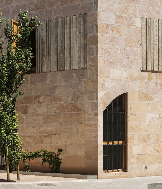 Salvador Espiru 39, 8 Viviendas Sociales – Palma, Mallorca, 2018-2021. Fotografía cortesía por El Croquis, Fotografía por Jesús Granada