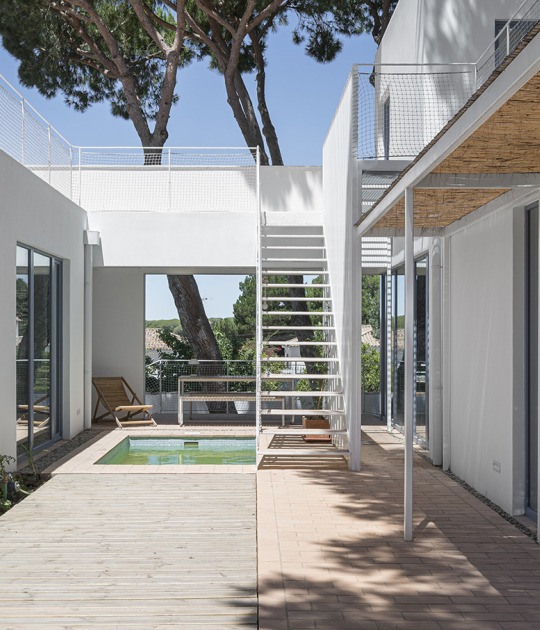 Urban cortijo-house by José Manuel Martínez Rodríguez. Photograph by Juan Carlos Lagares