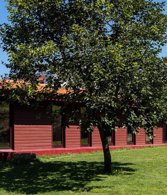 Casa do Castanheiro por Luppa Arquitectos. Fotografía por Ivo Tavares Studio