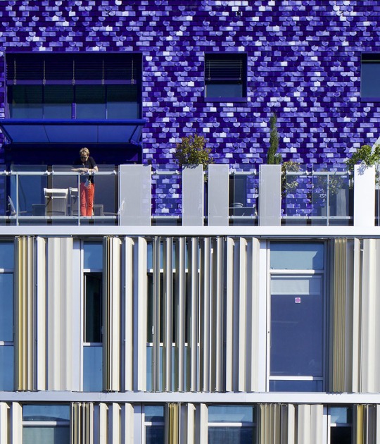 Centro comercial y residencias en Besanzón por MÉTRA+ASSOCIÉS. Fotografía por Philippe Ruault