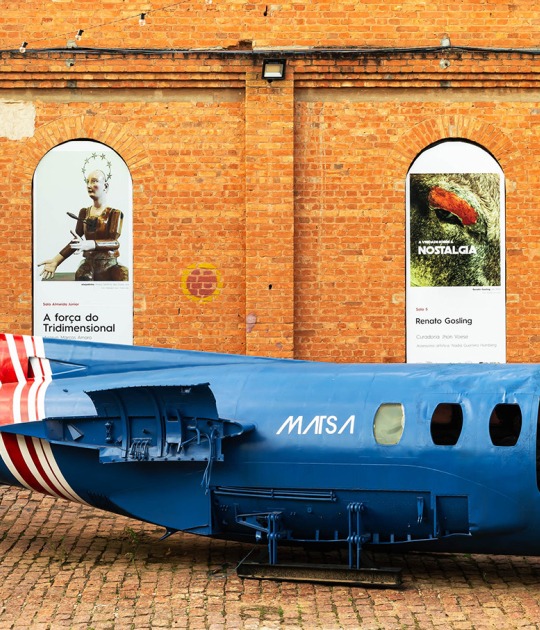Aircraft fuselage, tree trunk and automotive paint 280 × 1050 × 320 cm. Fábrica de Arte Marcos Amaro (FAMA) by KAAN. Photograph by Sebastian van Damme