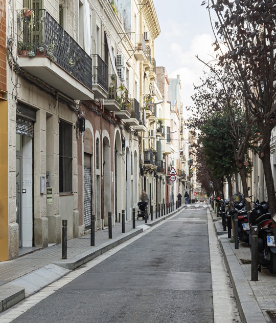 Casa Mireia y Toni (y Joan y Laia) por vora + Toni Riba. Fotografía por Adrià Goula