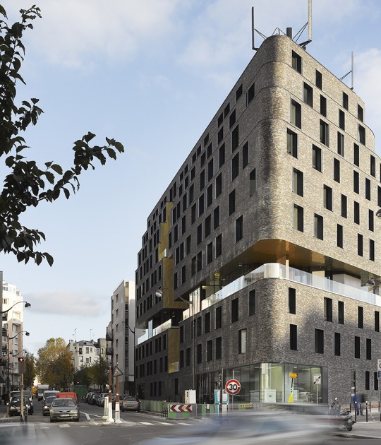 Exterior view. Day-Care and Young Workers Hostel, by Chartier Dalix and Avenier Cornejo. Photography by David Foessel