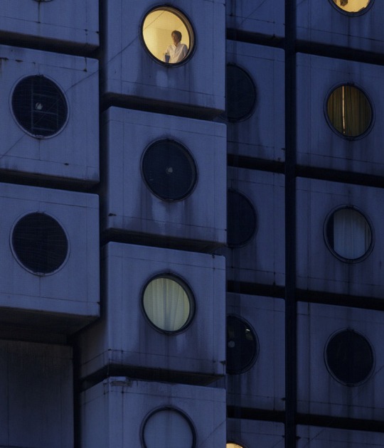 Torre Cápsula Nakagin, 2016. Jeremie Souteyrat (Francés, nacido en 1979). Fotografía digital para fondo de pantalla