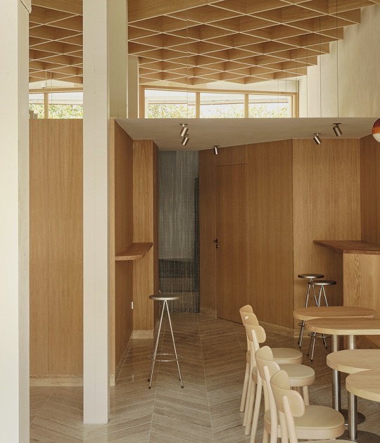 Regma Ice Cream Parlour by Zooco Estudio. Photograph by David Zarzoso