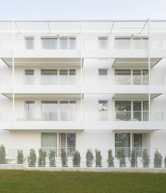 Promenada por Archmondo. Fotografía por Jakub Certowicz