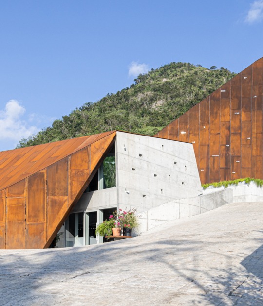 Centro de Arte Paul Chiang por Behet Bondzio Lin Architekten. Fotografía por YuChen Chao Photography