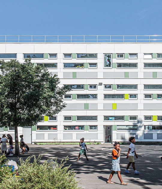 Marcel Cachin school & Siloé Leisure Centre by Swan architectes. Photograph by Swan architectes