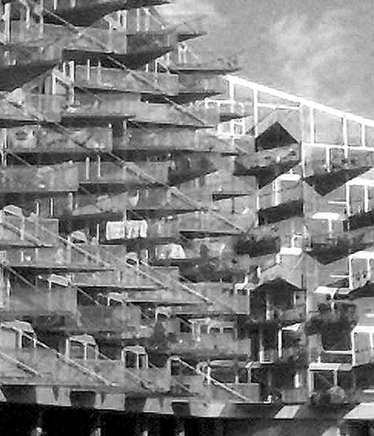 Plot building. Photography by Javier Sancho Andrés