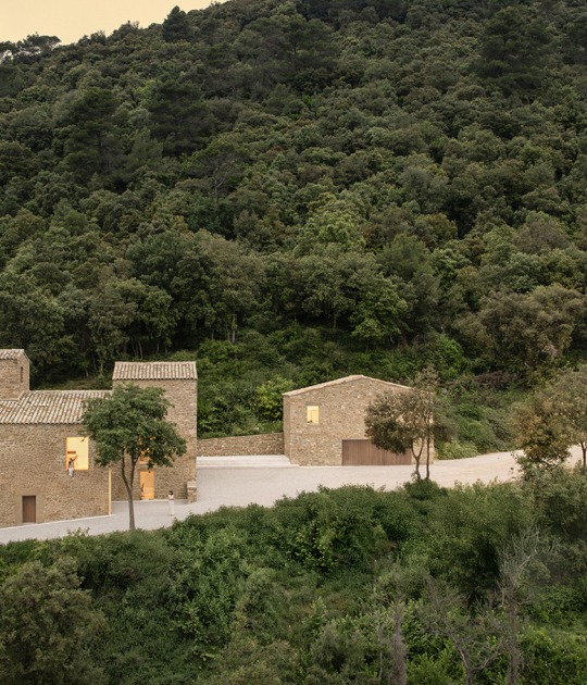 Mas Cadalt por Fran Silvestre Arquitectos. Fotografía por Fernando Guerra