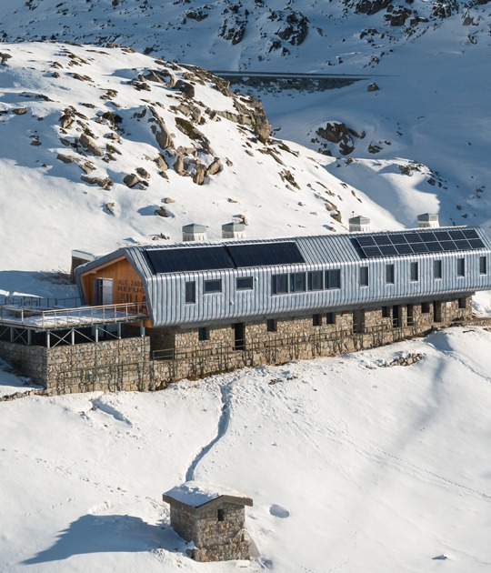 "Refugio de l’Illa" by Altura arquitectes. Photograph by Pol Viladoms