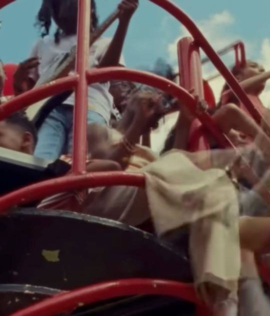 «Da Du Dah» por Kokoroko