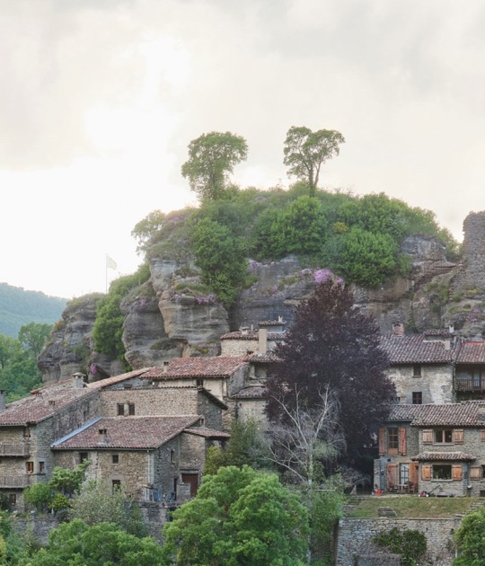 «Can Saltiri» por Carles Enrich Studio. Fotografía por Adrià Goula 