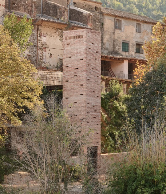 "Font del Rector" by Carles Enrich Studio. Photograph by Adrià Goula