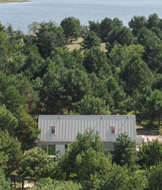 "Kownatki Lake House" complex by Archmondo. Photograph by Emi Karpowicz