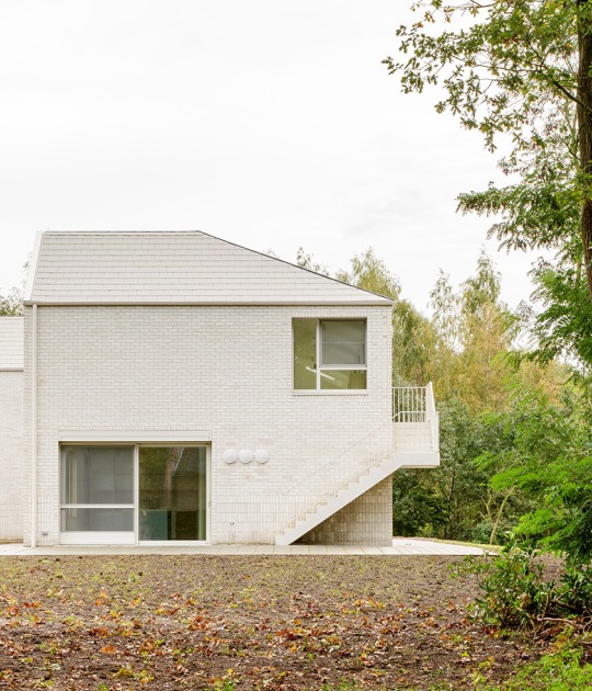 Care Villa – De Hees por FELT architecture & design. Fotografía por Olmo Peeters