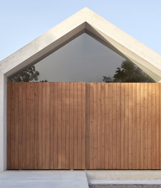 Cottage in the Vineyard by Ramón Esteve Estudio. Photographer by Mariela Apollonio