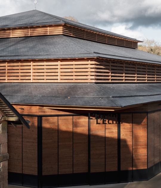 Sala Espectáculos Haras Nacional de Hennebont por K architectures. Fotografía por Yon de Poncins