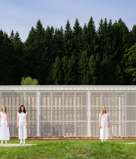 «Resurrección de los Sudetes» por No Architects. Fotografía por Studio Flusser