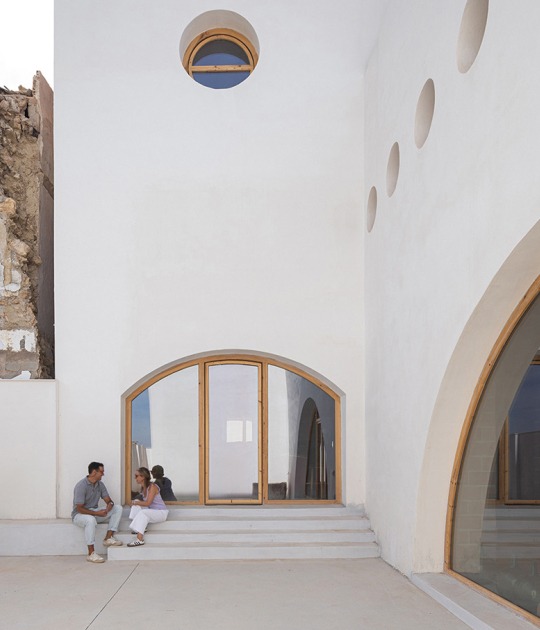 Cortijo El Pardillo by LAH arquitectura. Photograph by Juanan Barros