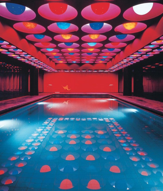 Verner Panton, Swimming pool, Editorial Spiegel (Hamburgo), 1969. Cortesía de Panton Design, Basel