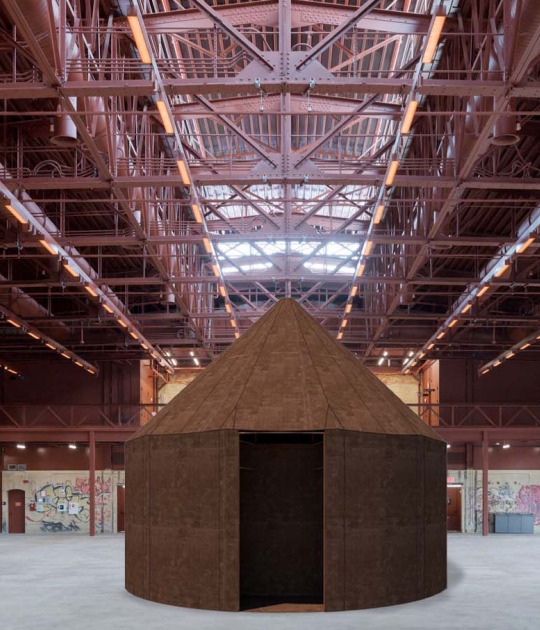 «La casa del silencio» por Sana Frini + Vuslat. Fotografía por Derrick Belcham