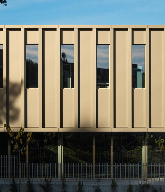 Nuevo edificio de la sede de la PRF por Impare Arquitectura. Fotografía por Ivo Tavares Studio