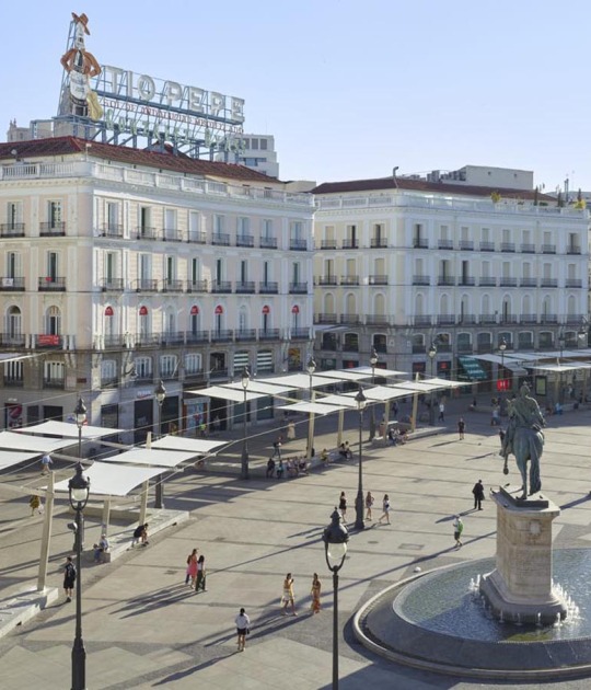 Reorganization of the Puerta del Sol area by Linazasoro & Sánchez Arquitectura. Photograph by Rolando Halbe 