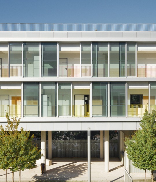 Campus experimental Renault por Mikoü Architecture. Fotografía por Takuji Shimmura