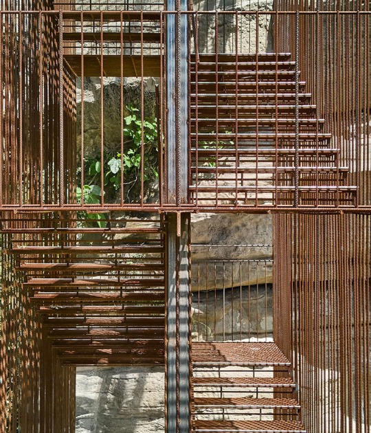 Landscape staircase in la Vall del Paradís by Comas-Pont arquitectes. Photograph by Adrià Goula